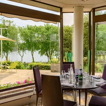 Novotel Paris Le 4*