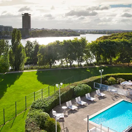 Novotel Paris Le Hotel 4*