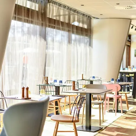 Novotel Paris Le