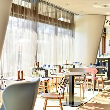 Novotel Paris Le