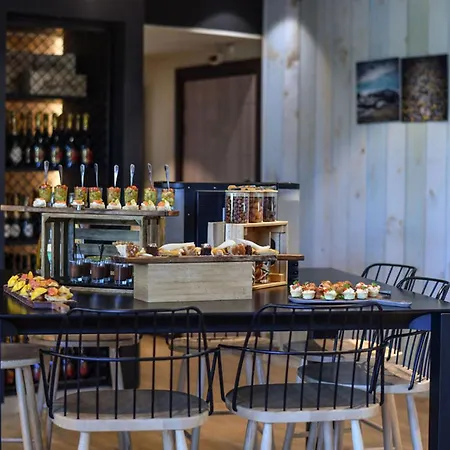Novotel Paris Le Hotel 4*