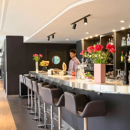 Novotel Paris Le 4*