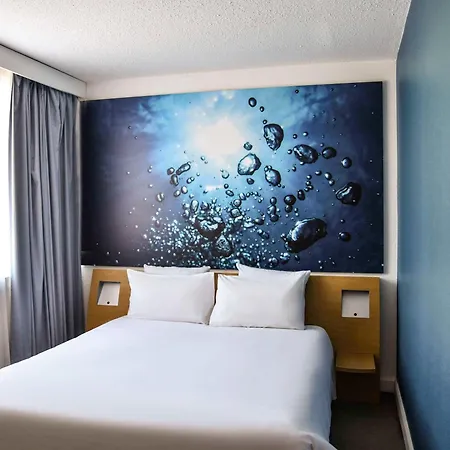 Novotel Paris Le 4*