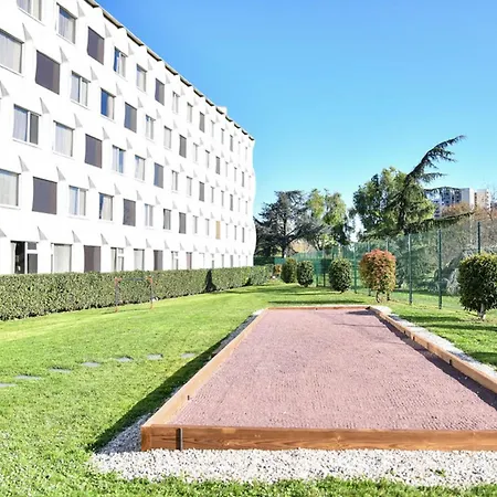 Novotel Paris Le Hotel 4*
