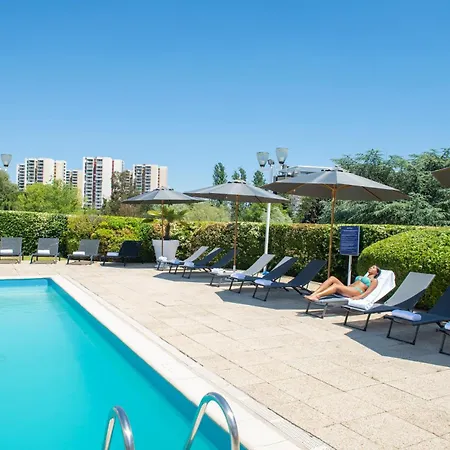 Novotel Paris Le 4*