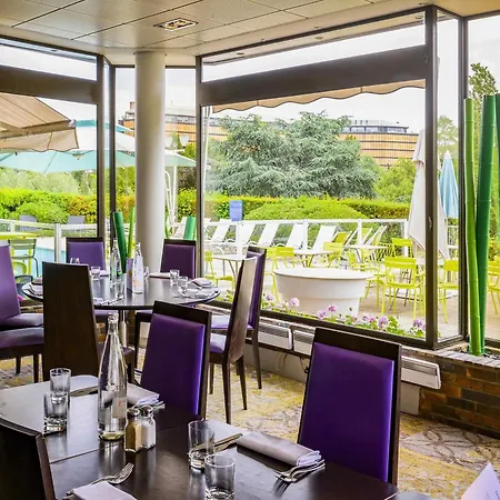 Novotel Paris Le Hotel 4*