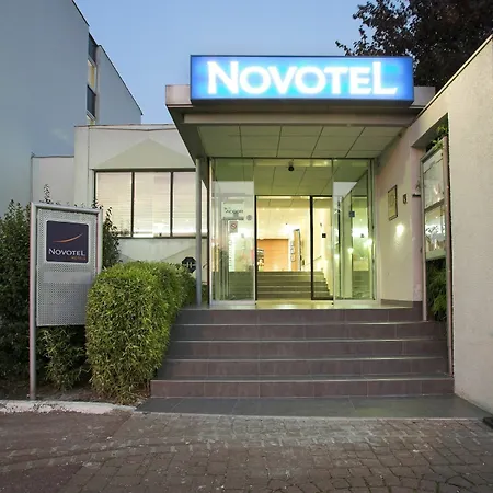 Novotel Paris Le Hotel